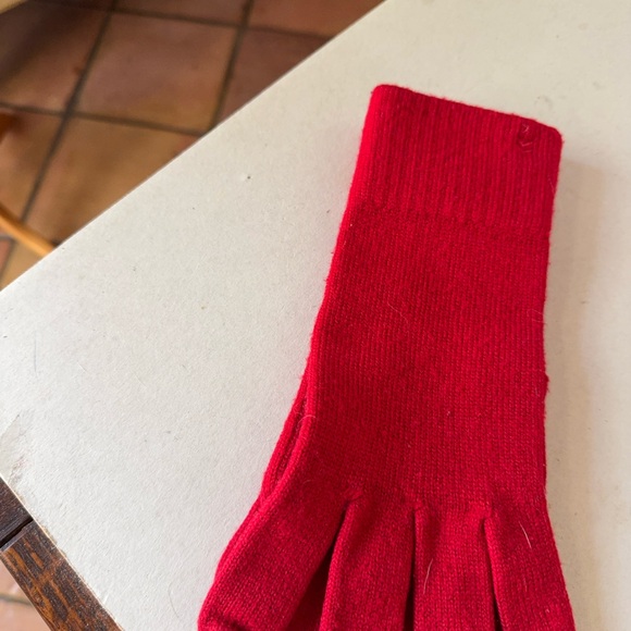 Isotoner gloves - Picture 3 of 4